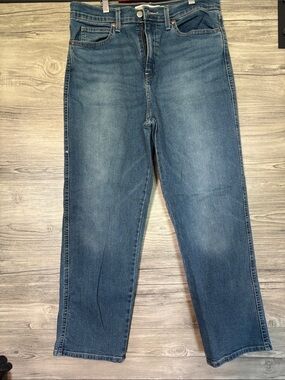 Levi's Women's Straight Jeans in Medium Blue Wash